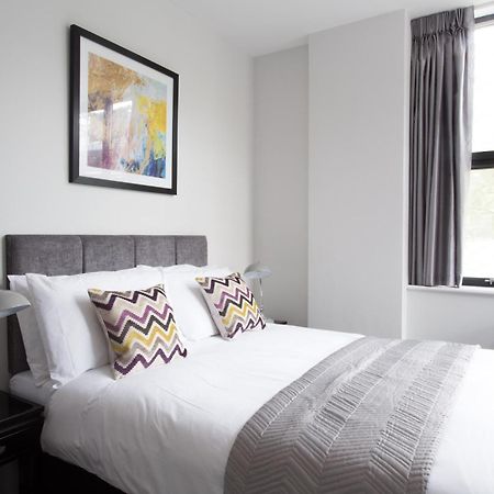 Cotels At 7Zero1 Serviced Apartments - Modern Apartments, Superfast Broadband, Free Parking, Centrally Located Milton Keynes Buitenkant foto