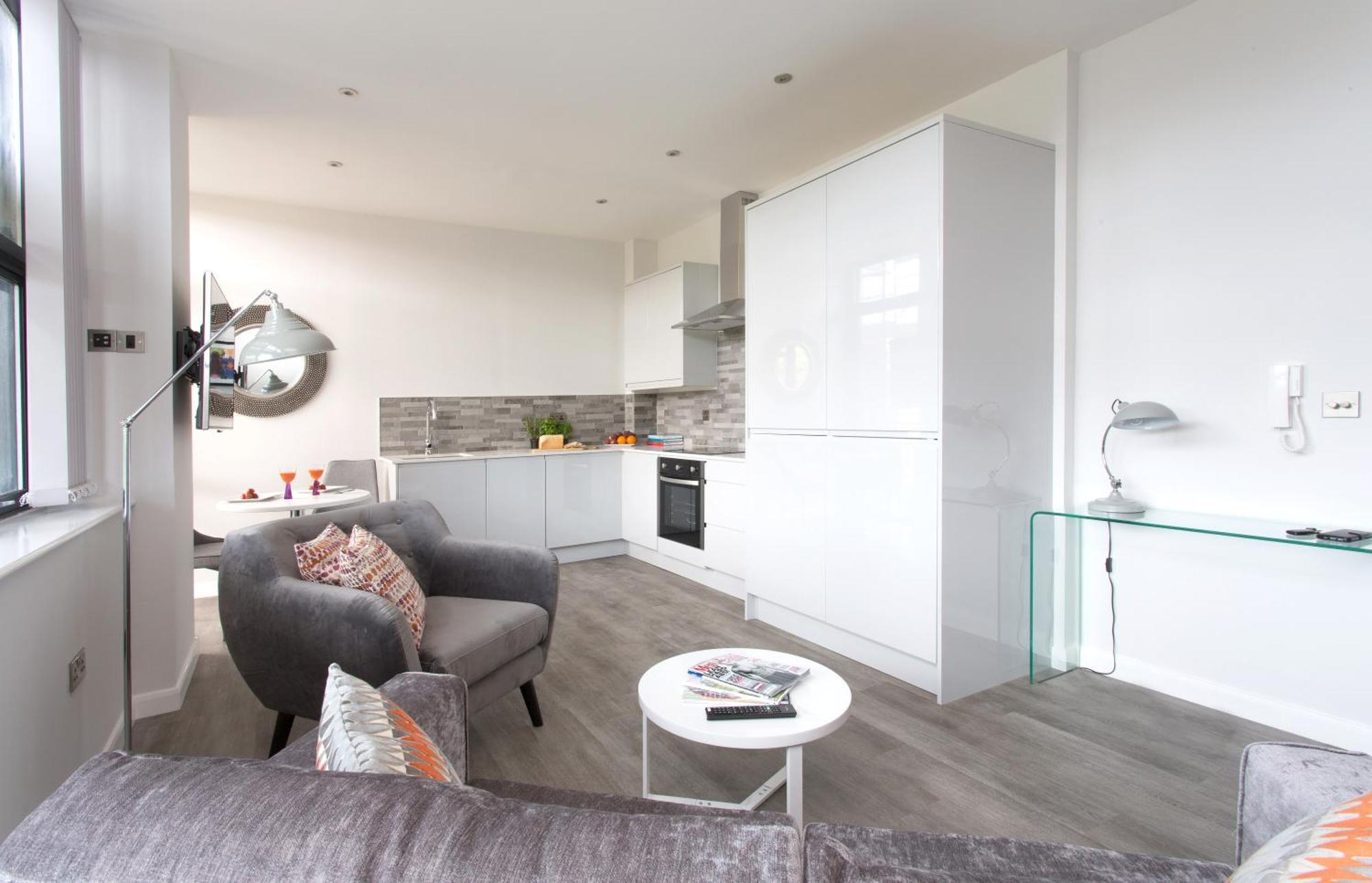 Cotels At 7Zero1 Serviced Apartments - Modern Apartments, Superfast Broadband, Free Parking, Centrally Located Milton Keynes Buitenkant foto