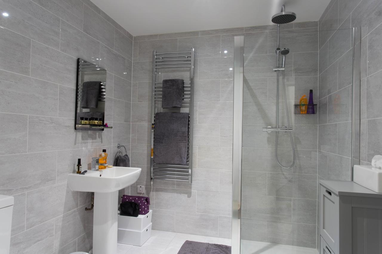Cotels At 7Zero1 Serviced Apartments - Modern Apartments, Superfast Broadband, Free Parking, Centrally Located Milton Keynes Buitenkant foto